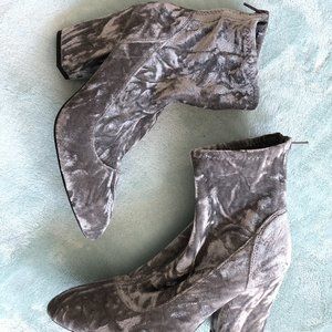 *NWOT* Nine West Sock Booties